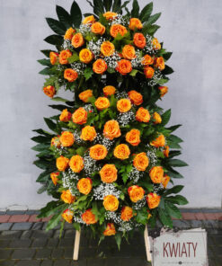 Wieniec duży z naturalnych kwiatów na pogrzeb