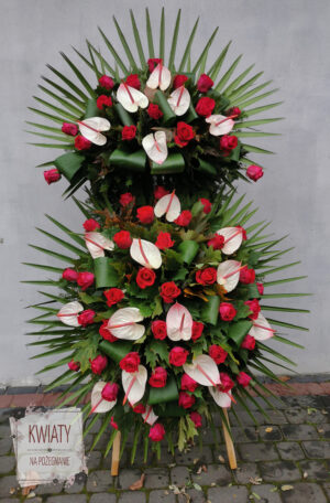 Wieniec duży z naturalnych kwiatów na pogrzeb