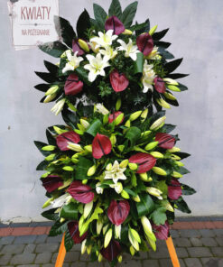 Wieniec duży z naturalnych kwiatów na pogrzeb