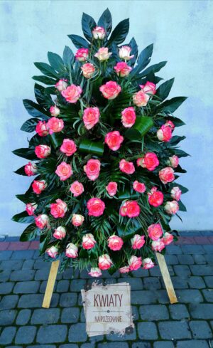 Wieniec z naturalnych kwiatów na pogrzeb