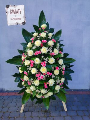 Wieniec z naturalnych kwiatów na pogrzeb