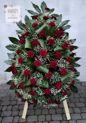 Wieniec z naturalnych kwiatów na pogrzeb