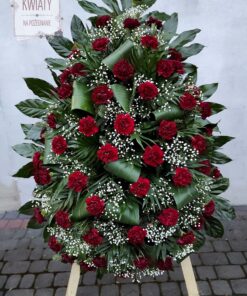 Wieniec z naturalnych kwiatów na pogrzeb