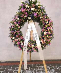 Wieniec pogrzebowy Rzymski - kształt koła i różnokolorowe kwiaty naturalne