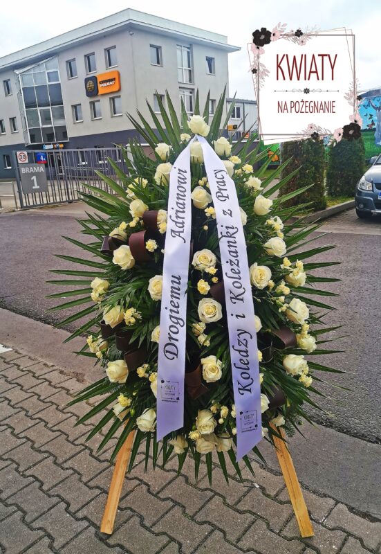 wieniec pogrzebowy łezka z naturalnych kwiatów i szarfą